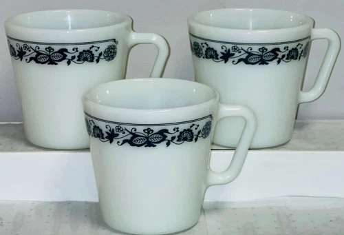 3 Corelle Pyrex OLD TOWN BLUE MUGS