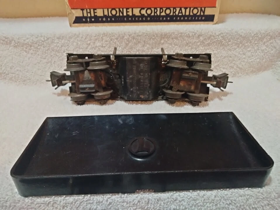 O Gauge Pre War Lionel Tin  Metal # 3651 Log, 1722 Caboose, 620 Light, 809 Dump - Image 4 of 4