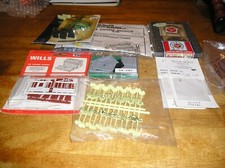 HO TRAIN LOT MISC6262. 9 LAYOUT ITEMS