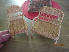 2 : Ancien Petit Fauteuil et Canapé en Rotin tressé Salon pour Poupée tel Barbie