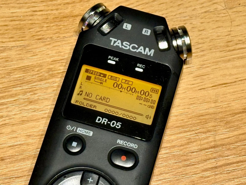 TASCAM DR-05 Field Recorder mobiles Aufnahmegerät Stereo inkl. Rycote Windschutz - Bild 3 von 4