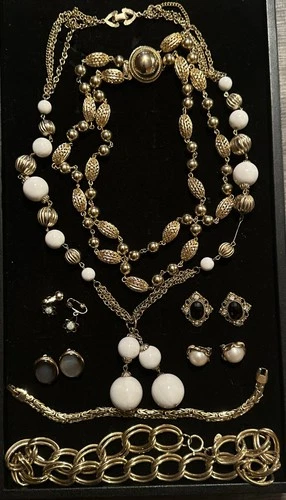 Vintage Estate Costume Jewelry Lot 70s MCM 80s   Gold Tone Chunky Runway