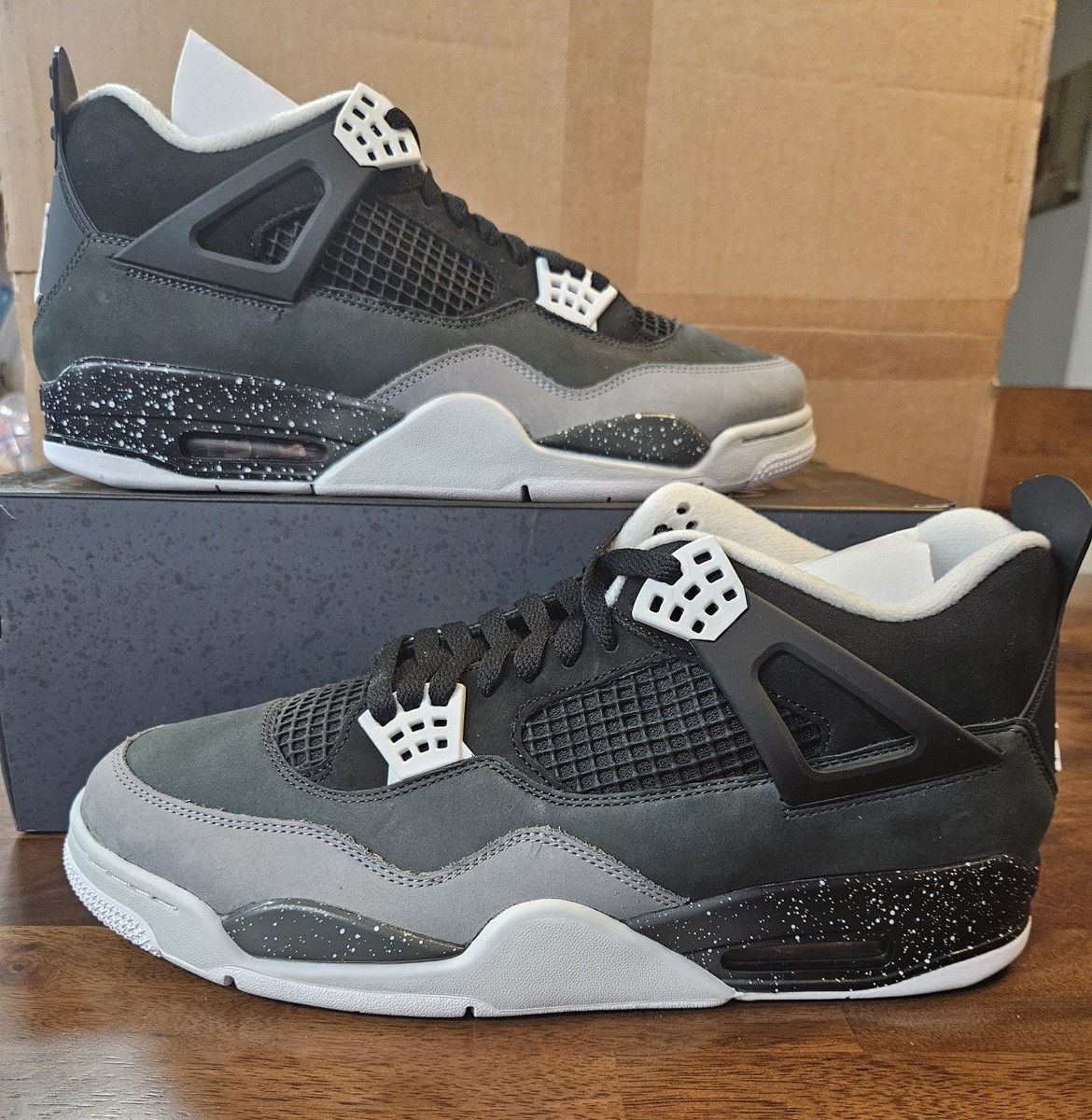 【新品・箱痛みあり】NIKE AIR JORDAN 4 FQ8138-002 Air Jordan 4 Retro 