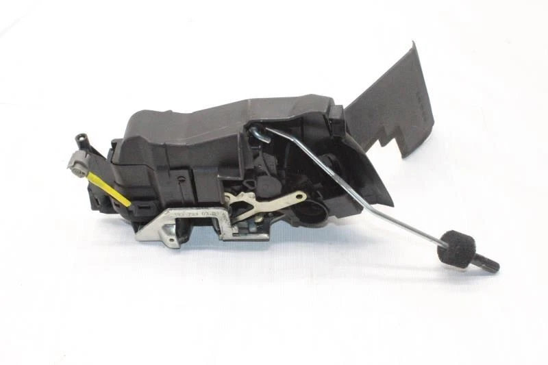 2005 CHRYSLER CROSSFIRE ZH ROADSTER #204 ATUADOR DE TRAVA DE PORTA DIREITA - Imagem 2 de 4