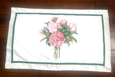 Un bouquet floral vintage Martex avec bride bordure verte oreiller simili-king size