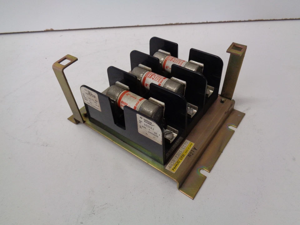 FANUC A05B-2301-C170 PORTAFUSIBLES 3 POLOS CON FUSIBLES - USADO - ENVÍO GRATUITO Foto 3 de 4