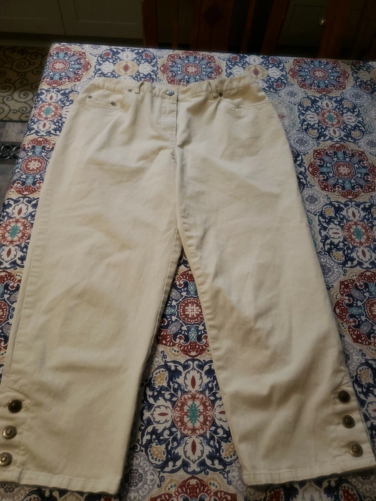 Ruby Rd. Favorites Women's Beige Stretch Capri Pants Size 10P (30"x21.5") NWOT