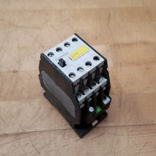 Siemens 3TF4022-0A Contactor, 110/120V Coil, 600VAC - USED