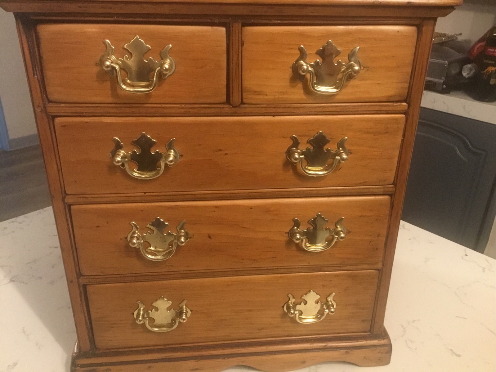 A BEAUTIFUL ANTIQUE PINE MINIATURE CHEST OF DRAWERS, APPRENTICE PIECE CIRCA-1870