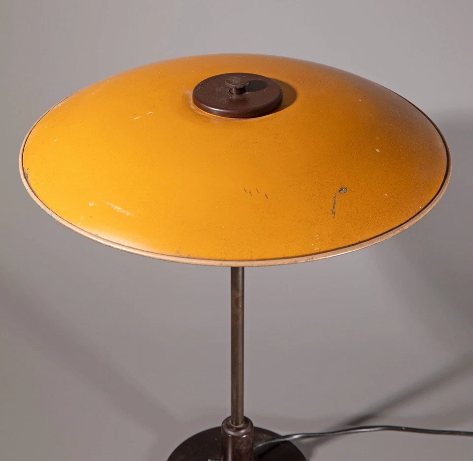 Lámpara de mesa Poul Henningsen PH 3,5/2. Louis Poulsen, años 30 Foto 2 de 4