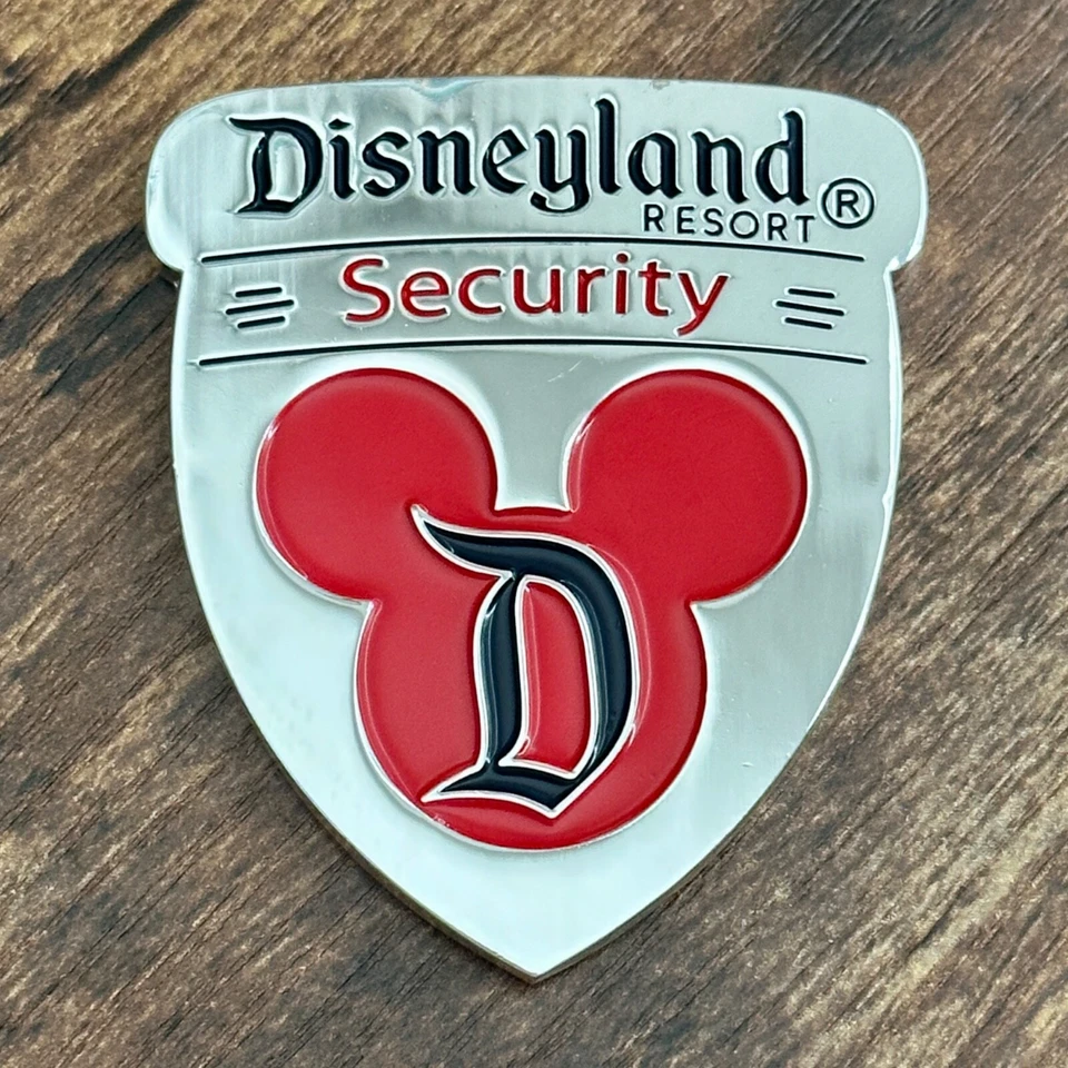 Walt Disney Disneyland Security 2024 Veterans Day USA Military Challenge Coin - Image 2 of 4