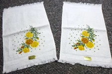 Pr NOS Vtg Sayco Handprint Fingertip Towels Yellow Flowers Green Diamonds 11x18