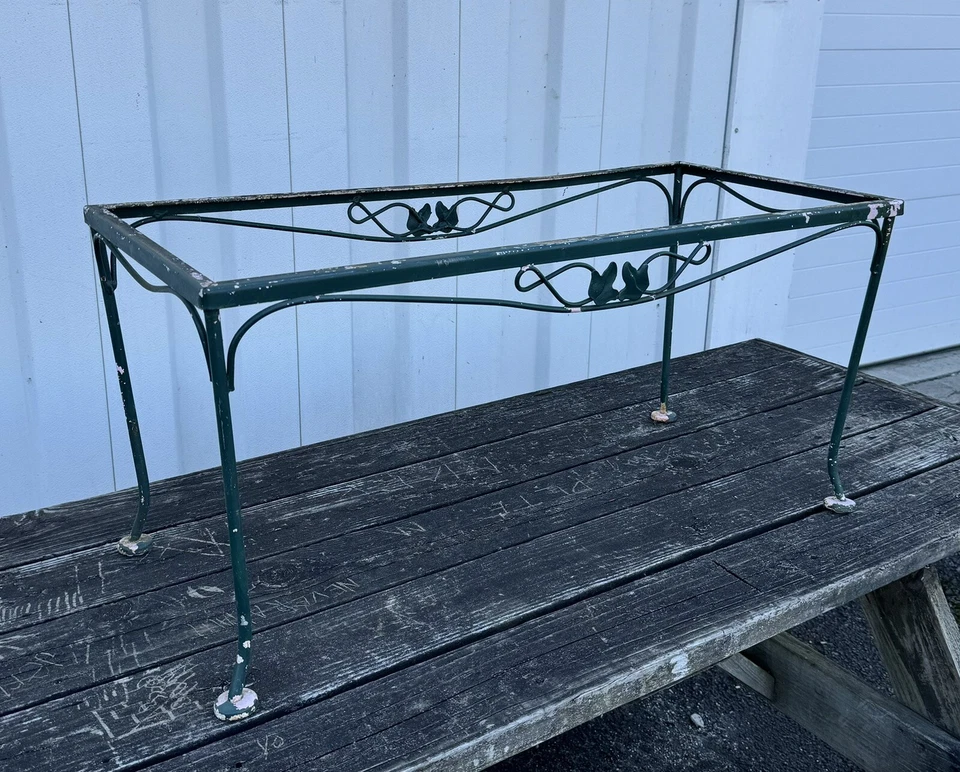 Mesa de centro exterior vintage de hierro forjado pintada de verde Foto 4 de 4