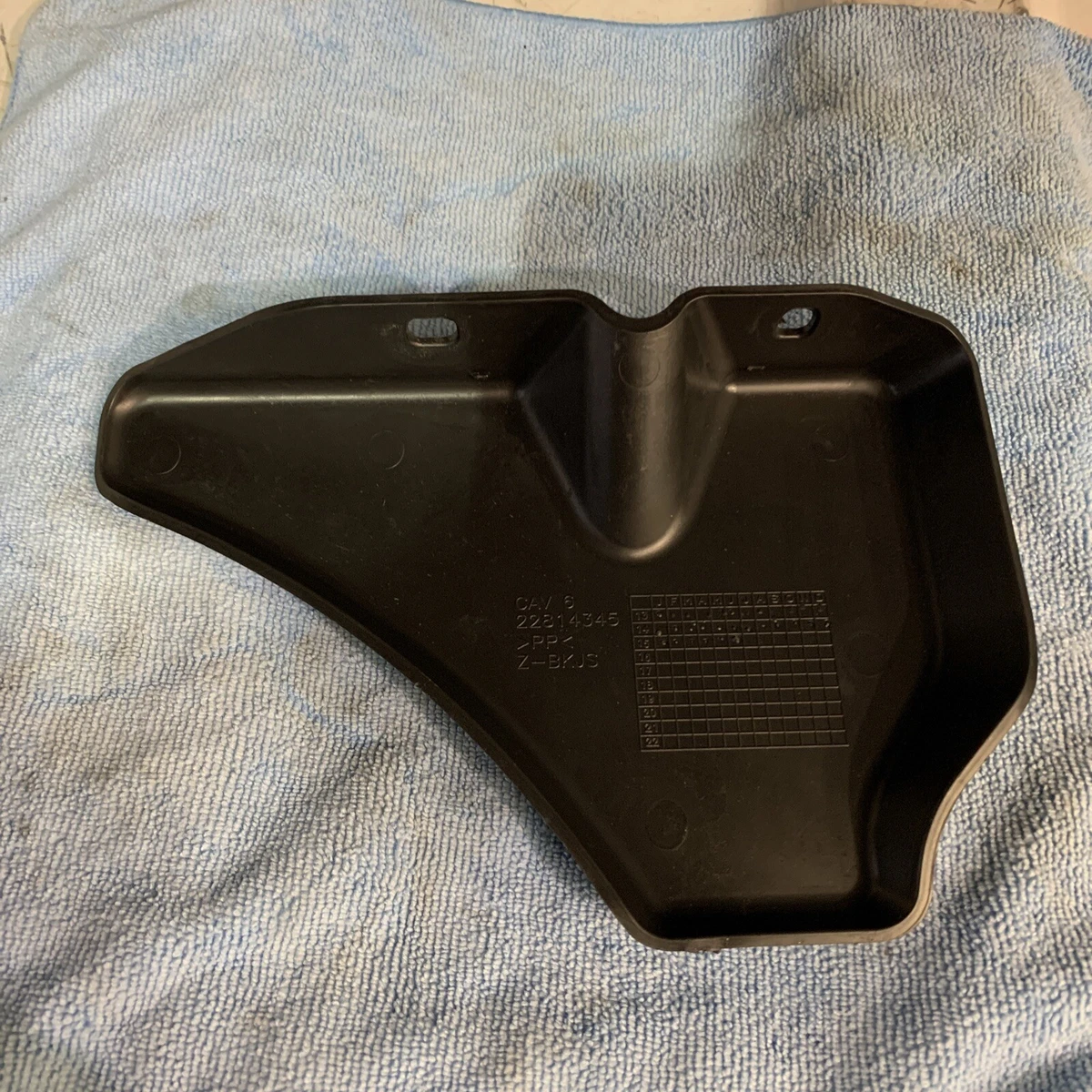 2016 Cadillac Escalade Genuine GM Shield 22814345 | eBay 