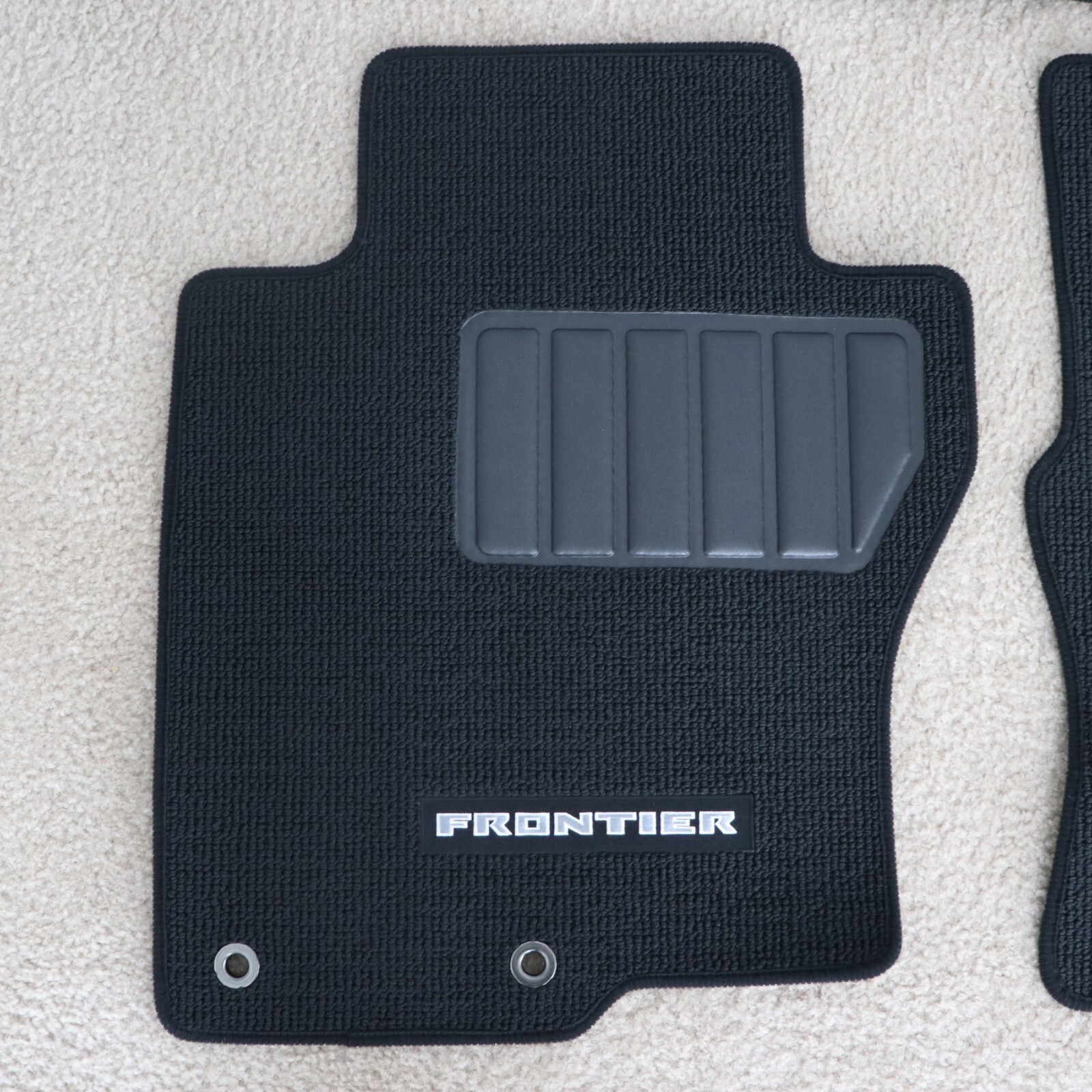 Nissan Frontier King Cab Genuine OEM Black Carpet Floor Mats Set T99E2