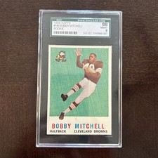 1959 Topps Bobby Mitchell #140 RC SGC 8 Rookie HOF Browns / Washington Redskins