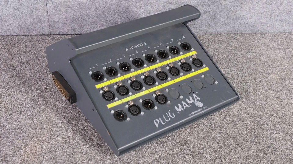 Stagebox Plug Mama von Sommer Cable, 10 Paare XLR m/f auf Siemens m 30pol