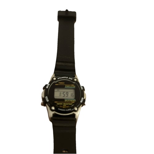 Vintage Timex Atlantis 100 Digital Alarm/Chrono Men's Watch 100m Resistant - Picture 2 of 4