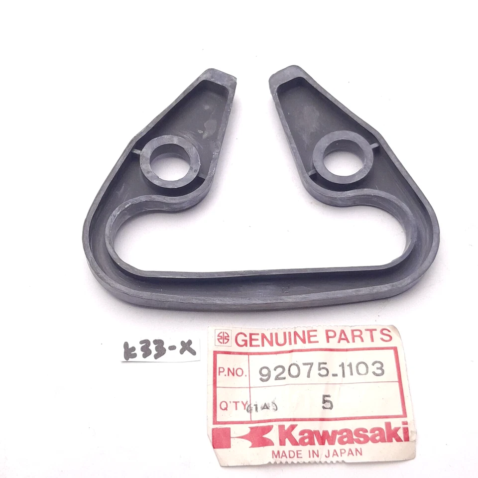 Lámpara de luz trasera de goma amortiguadora Kawasaki KZ550 KZ750 KZ1000 92075-1103 nos genuina Foto 2 de 4