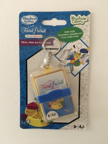 Hasbro Trivial Pursuit Family Edition Keychain Mini Size Game - New - Bild 1 von 2