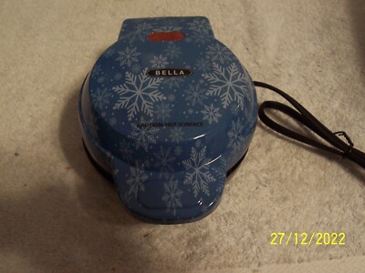 Bella Christmas Blue & White Snowflake Mini Waffle Maker New In Box