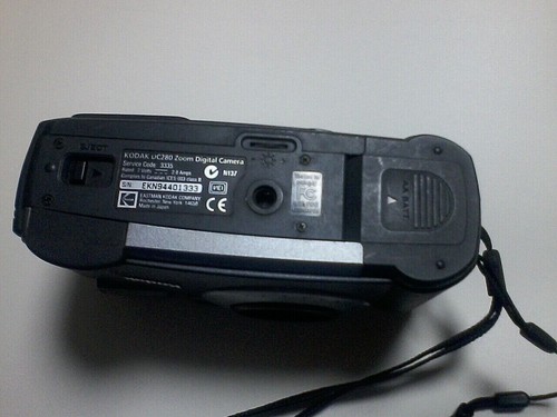 KODAK DC280 ZOOM DIGITAL CAMERA + 32MB KODAK PICTURE CARD - FOR PARTS OR REPAIR - Picture 5 of 9