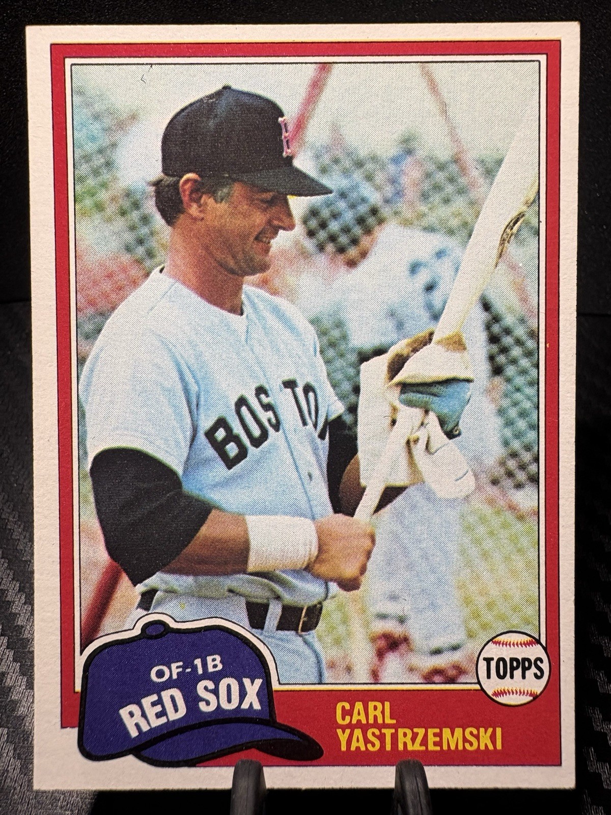 Carl Yastrzemski #110 (Baseball Cards 1981 Topps) — is it worth grading?