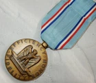 WW2 USAF AIR FORCE GOOD CONDUCT MEDAL UNITED STATES MILITARY To QUAY R DELVITTO