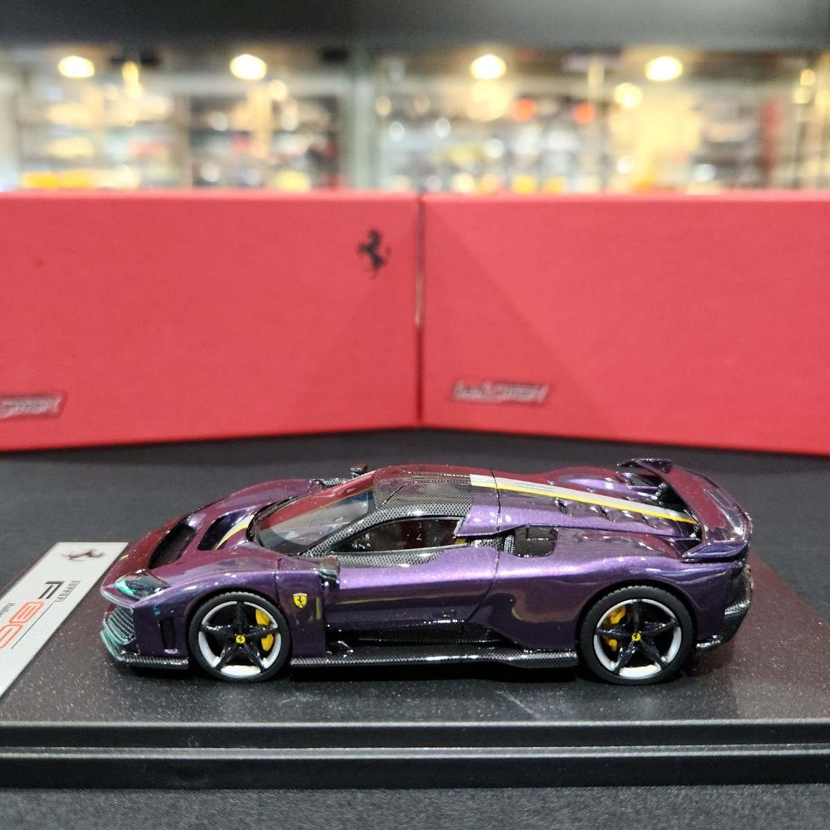 Looksmart 1/43 Ferrari F80 (Viola Hong Kong w/Livery) LS559L | eBay