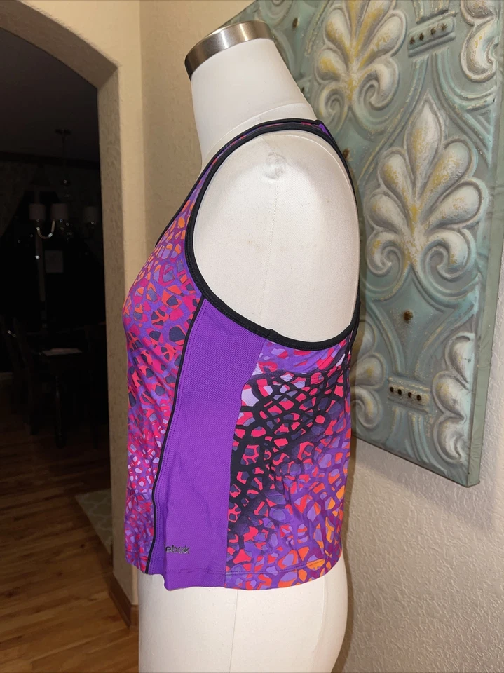 Top de baño Reebok talla mediana estampado púrpura rosa Foto 2 de 4