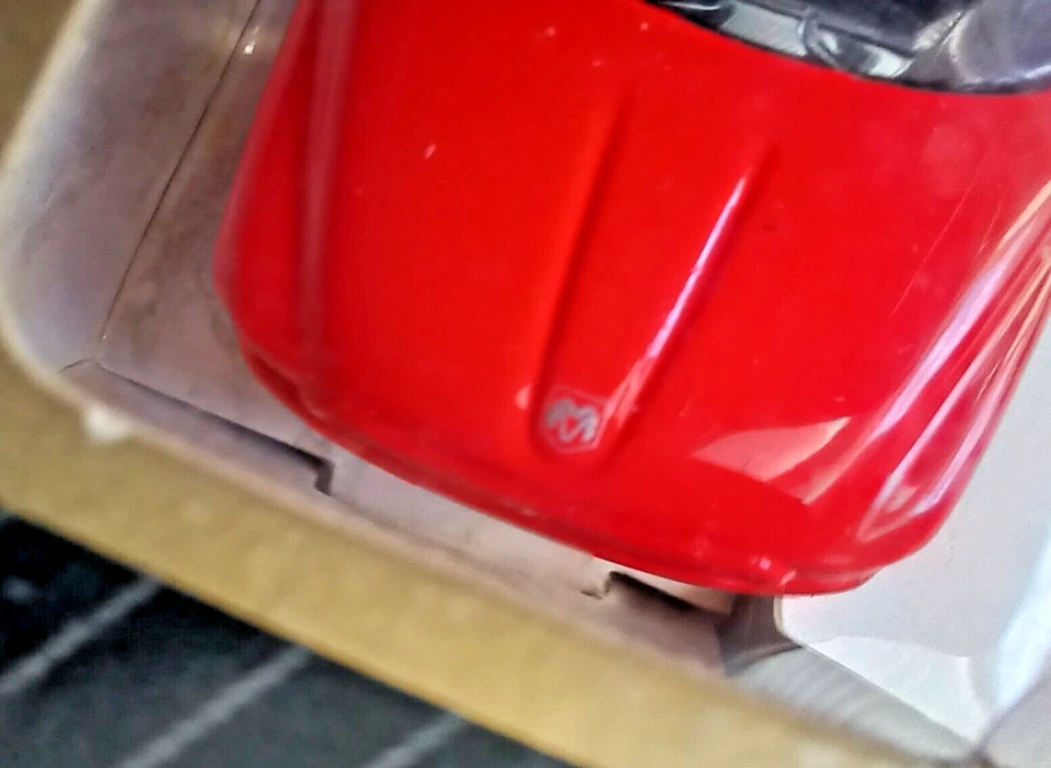 Camioneta pickup Dodge Dakota Sport roja de metal fundido escala 1:64 Maisto, nueva en caja Foto 4 de 4