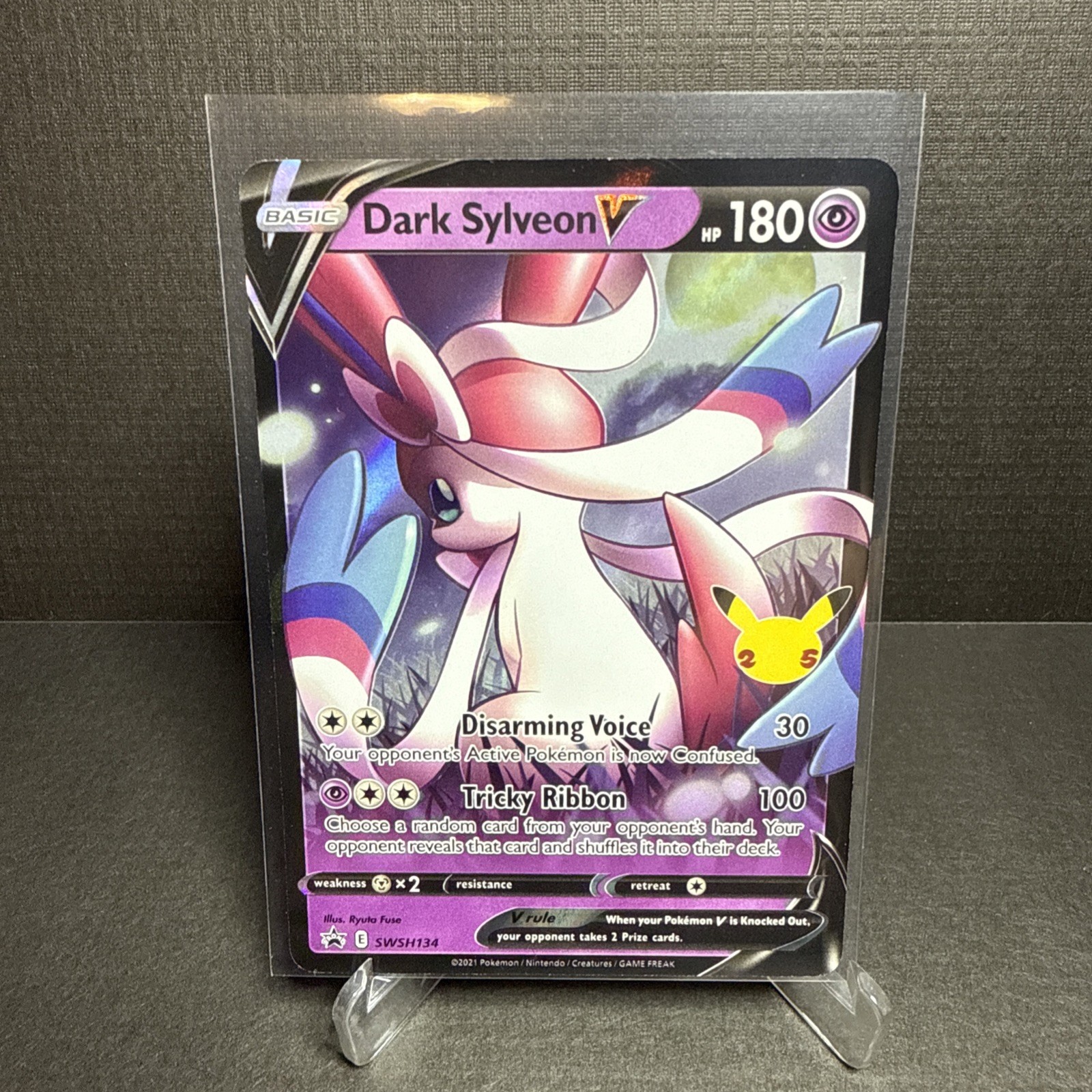 Dark Sylveon V SWSH134 NM - Black Star Promo - Celebrations 25th