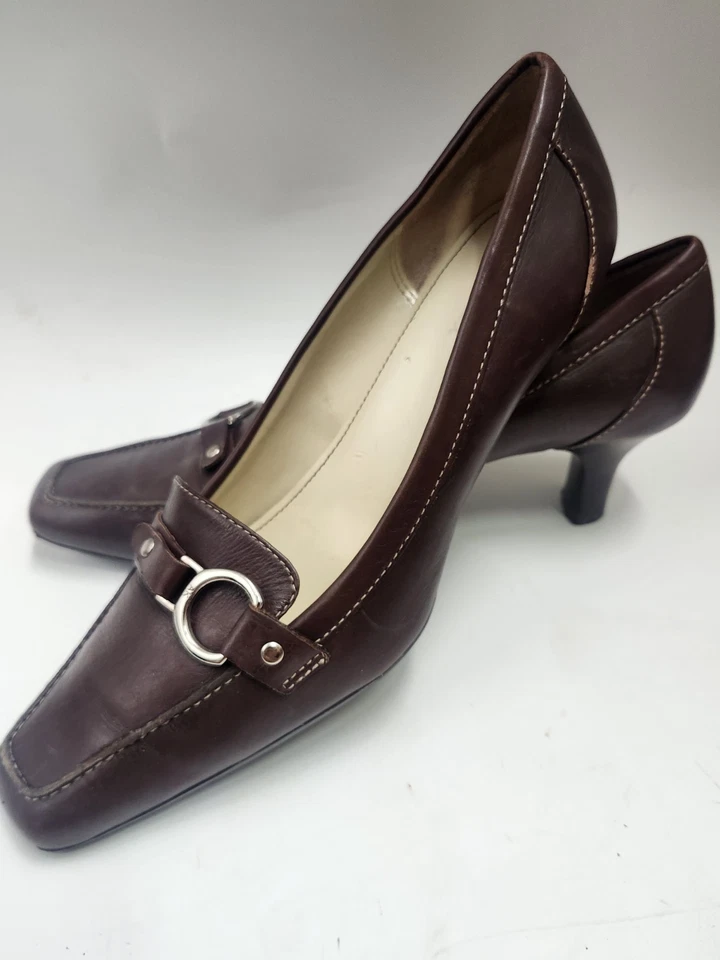 Anne Klein AKFelder Iflex Brown Leather Kitten Heel Loafers Buckle Detail SZ 8M - Image 3 of 4