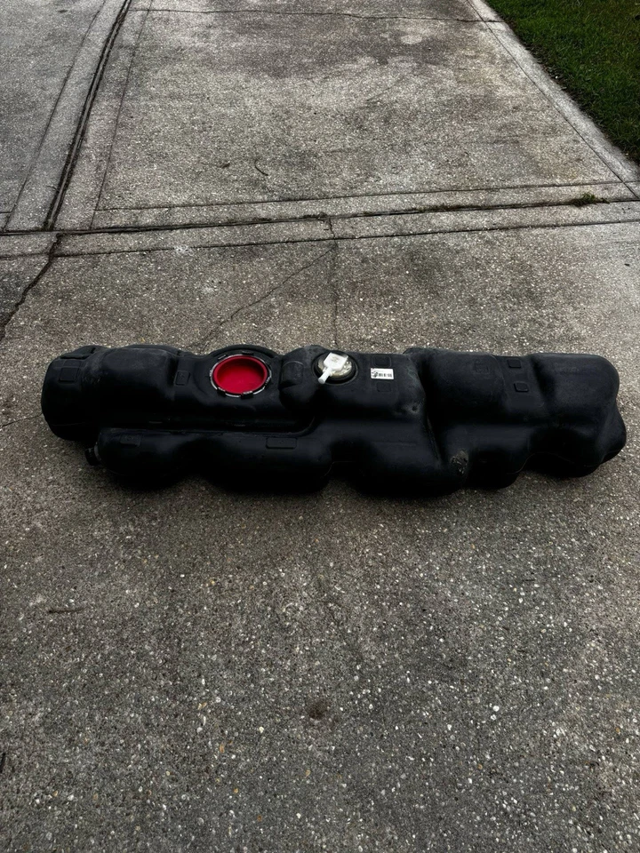 2019-2023 Mercedes Sprinter 3500 2500 Fuel Tank Diesel 907-471-28-00  - Image 3 of 4