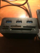 3 PORT 3.0 HIGH SPEED USB CHARGER WITH 5 DIGITAL CARD PORTS
