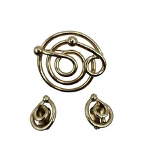 Vintage Sarah Coventry Signed Goldtone Brooch And Earrings Abstract Shape