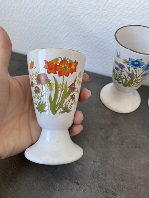 Lot De 4 Anciens Mazagrans En Faïence Motif Fleurs Dorées Sur Fond Noir - Tasses Vintage