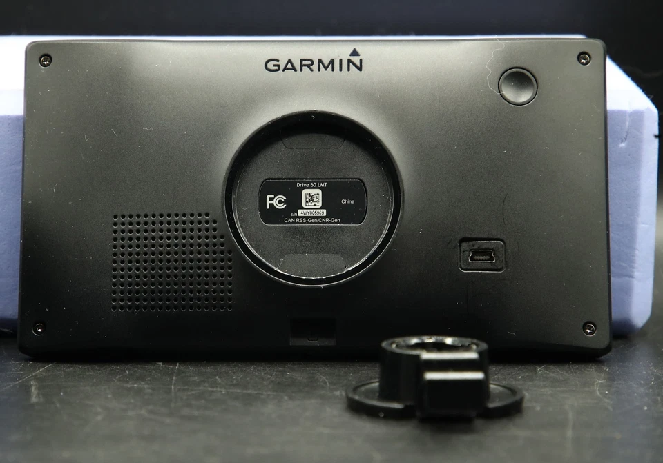 Garmin Drive 60LMT Touchscreen GPS, NOT WORKING FOR PARTS OR REPAIR - Image 2 of 4