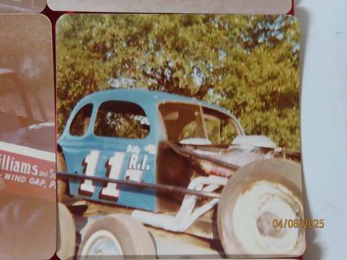 Lot of 18 vintage original 1975 Race car Polaroid photos location unknown - Picture 14 of 21