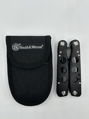 SMITH & WESSON 15 Function Multi-Tool Black