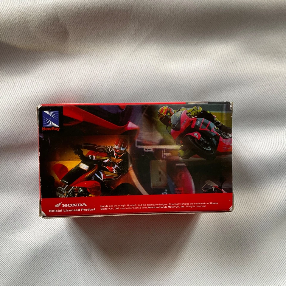 BRAND NEW RARE! NEW RAY 1:32 2006 HONDA CBR600RR SPORT BIKE RED  - Image 4 of 4