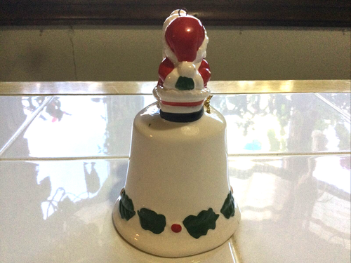 Vtg Lego Bell Santa/Mrs. Claus Kissing & Lefton Seated Santa/Mrs. C Kissing READ - Picture 3 of 20