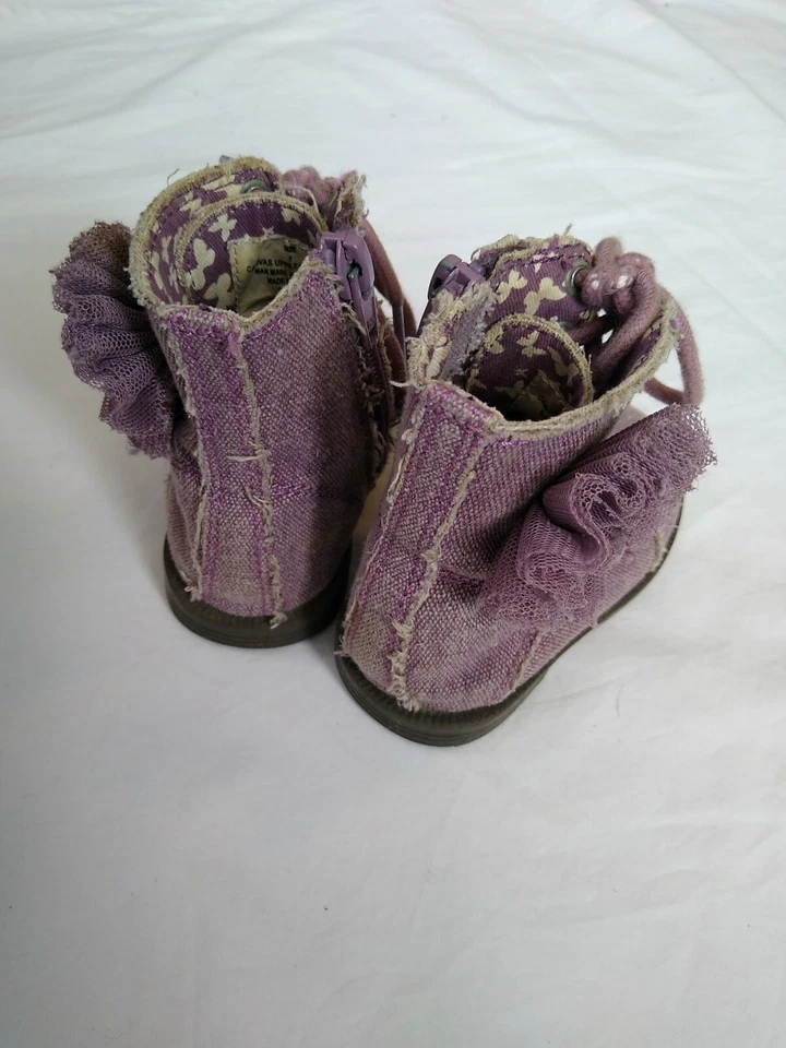Botas de lona hasta el tobillo lila con cremallera con lazo y mariposas para niñas pequeñas talla 5 Foto 2 de 4