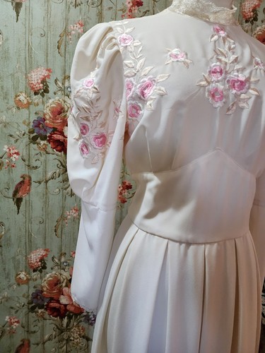 Vintage Victorian Style Dress Cream Floral Embroidery S/M - Picture 3 of 23