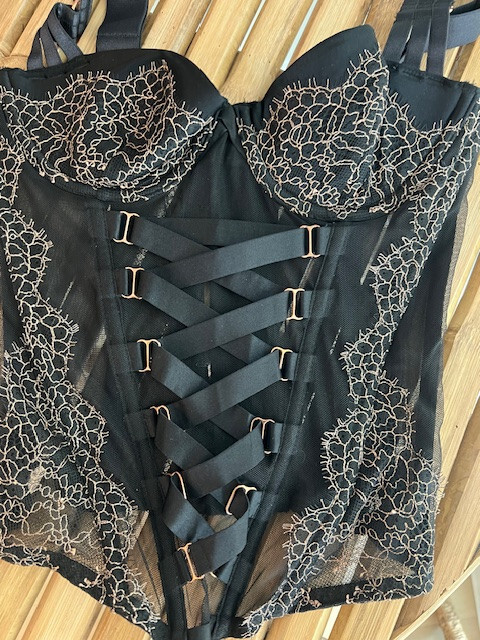 Picture 1 of 4