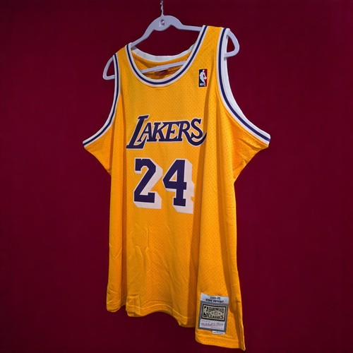LAKERS Los Angeles - BRYANT # 24 - Basketball NBA - XXL (USA-XL) Yellow - Picture 6 of 11