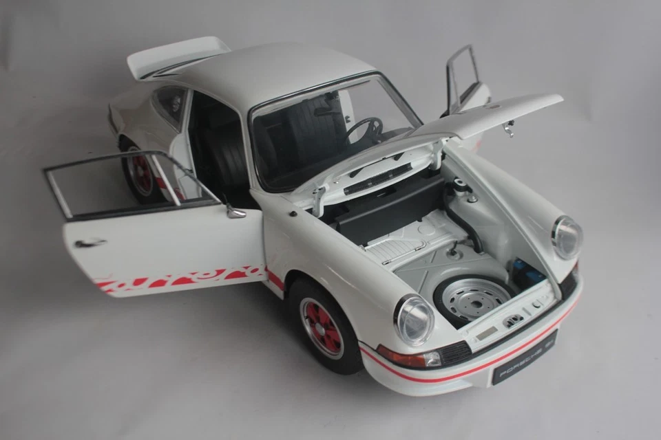 Modello PORSCHE 911 Carrera RS 2.7 scala 1/8 (72295) - Immagine 3 di 4