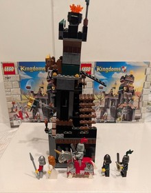 Retired Castle Lego set #7947 Kingdoms Prison Tower Rescue With Figures & Manual