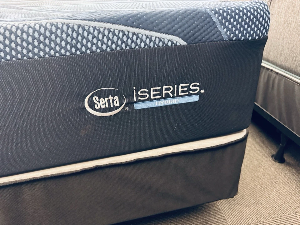 Serta iSeries 2.0 Hybrid 2000 Firm Queen 12.5” Mattress 80”x60” - Image 3 of 4