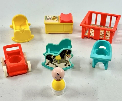 Vintage 1972 Fisher Price Little People Nursery Furniture Playset #761 Baby